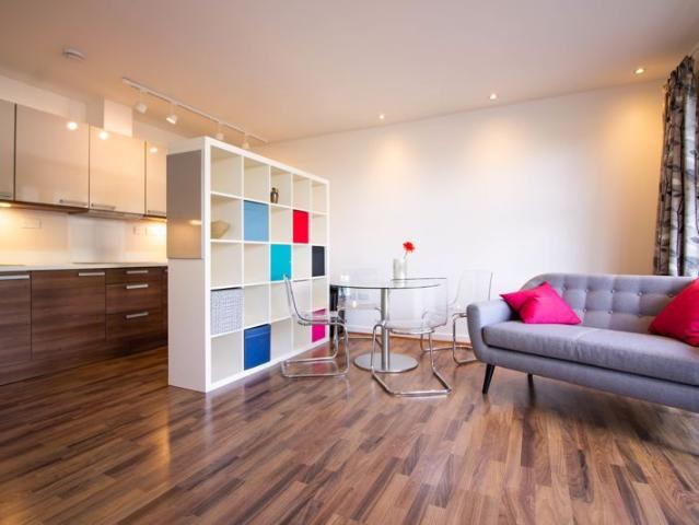 Carmine Wharf, Copenhagen Place, Limehouse E14, 2 bed flat to rent, £2,250 pcm | PrimeLocation