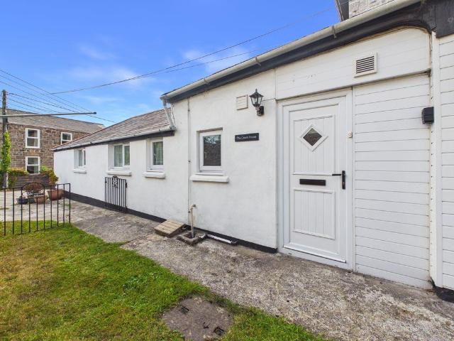 Carn Brea, Redruth 2 bed barn conversion to rent £1,000 pcm £231 pw