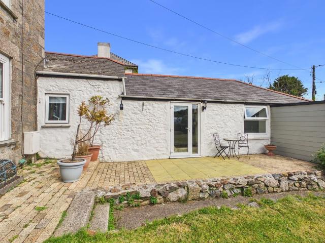 Carn Brea, Redruth TR15, 2 bed barn conversion to rent, £1,100 pcm | PrimeLocation