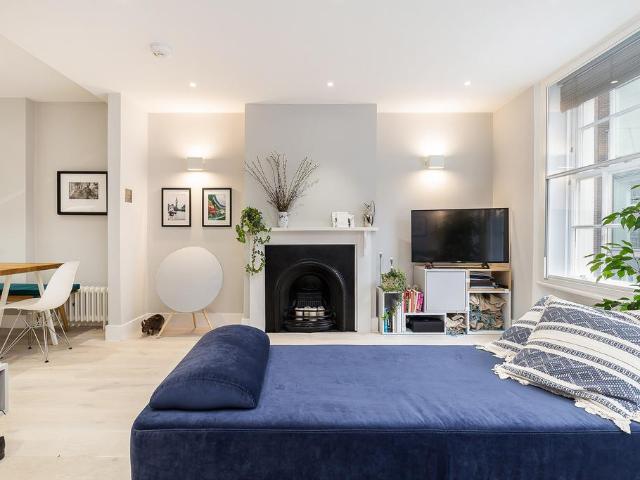 Carnaby Street, Soho W1 1 bed apartment to rent £3,640 pcm £840 pw