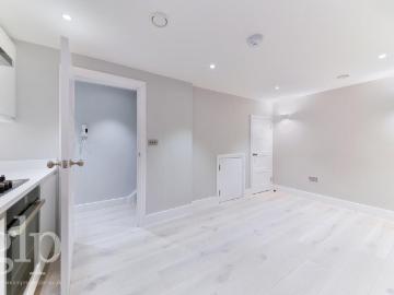 Carnaby Street, Soho, W1F 1 bed apartment to rent £2,708 pcm £625 pw