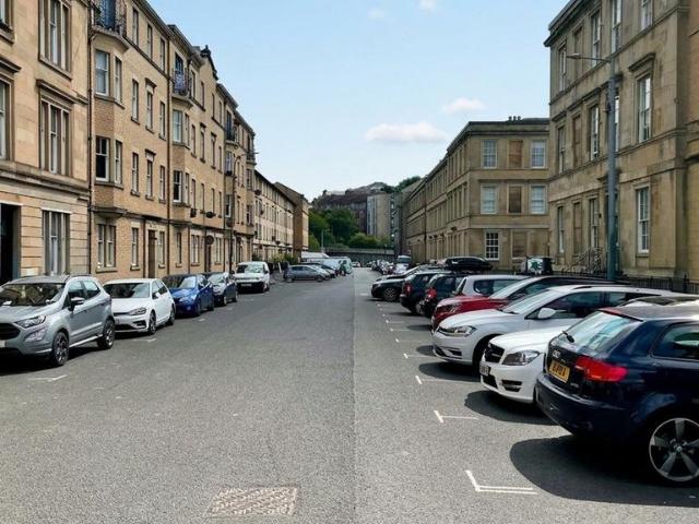 Carnarvon Street, Glasgow, G3 3 bed flat to rent £1,950 pcm £450 pw