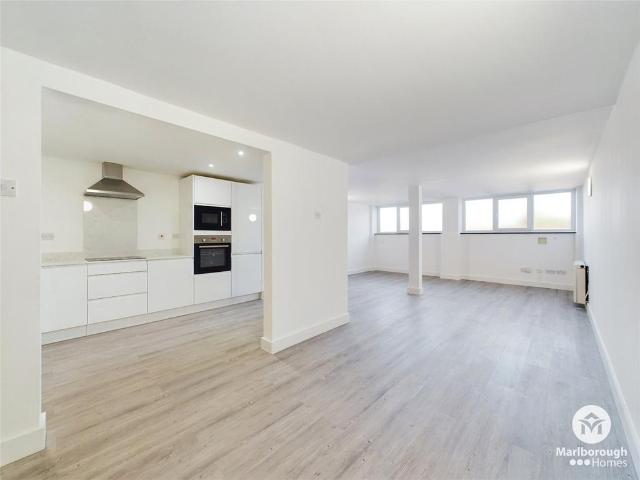 Carnarvon Road, London, E18 2NU, United Kingdom | 3 bed apartment for rent #140398340 | Rentberry