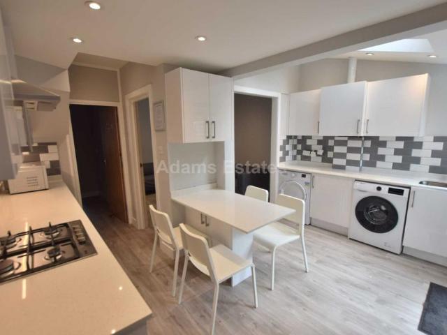 Carnarvon Road, Reading 6 bed terraced house to rent £4,500 pcm £1,038 pw