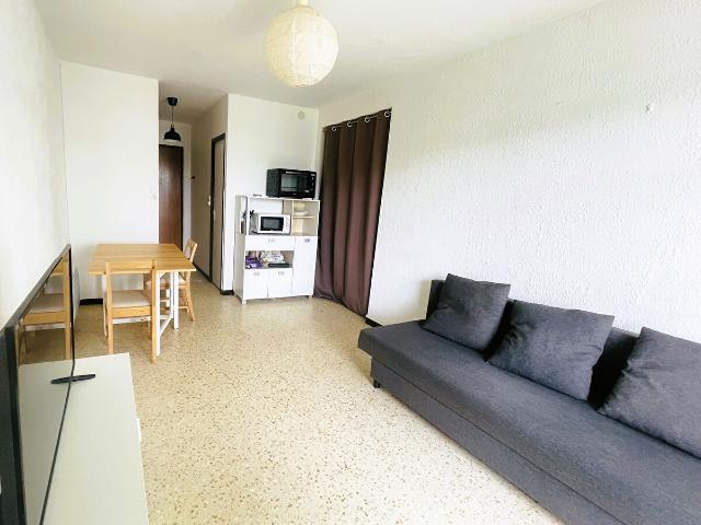 CARNON MAUGUIO Studio cabine 23m2 avec loggia 3.60m2 à 50 mètres de la plage
