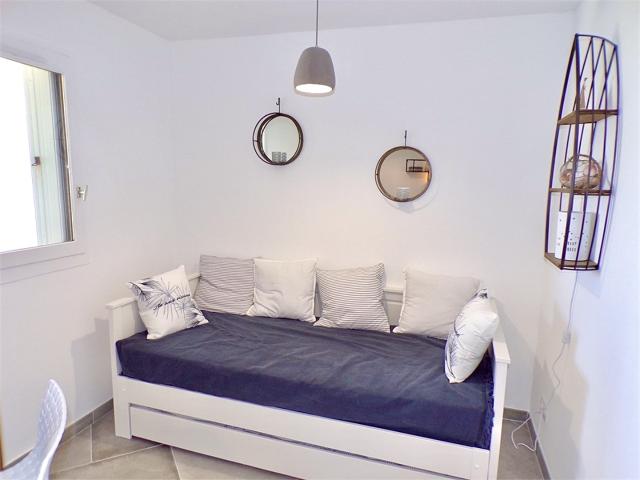 Carnon, splendide studio meublé de septembre et juin ! Vue port ! Wifi + parking
