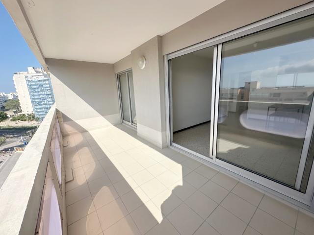 CARNON T2 CABINE de 39 m2 Hab TERRASSE de 11 m2 VUE MER
