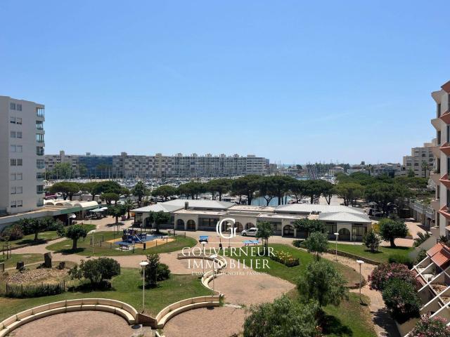 CARNON T2 meublé à l'année belle vue port et mer