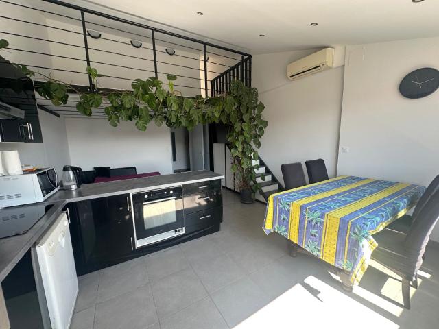 CARNON T3/T4 TERRASSE DE 20 M2 ET PARKING !