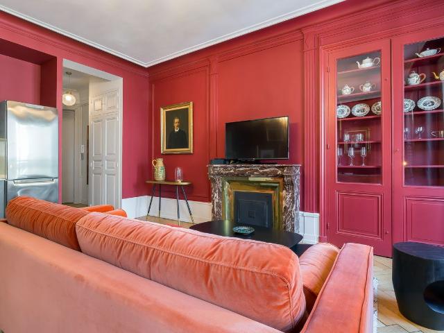 Carnot apartment with balcony, Lyon Amsterdam Apartments for Rent