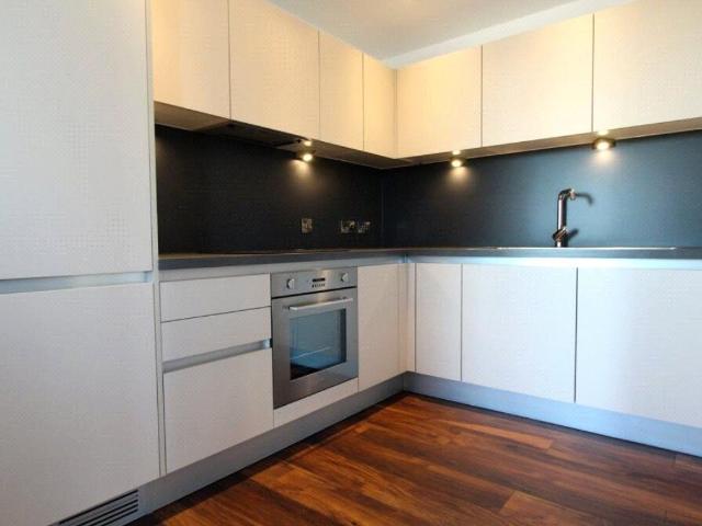Carnoustie Drive, London N1, 3 bed flat to rent, £4,250 pcm | PrimeLocation