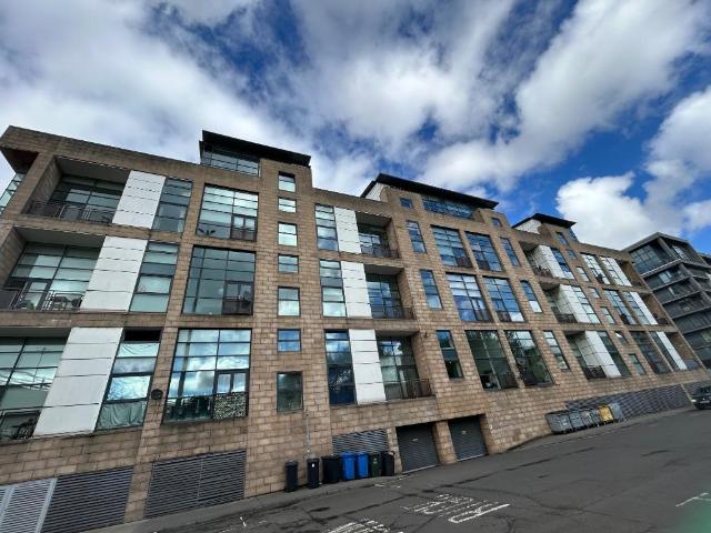 Carnoustie Street, Glasgow, G5 3 bed duplex to rent £1,600 pcm £369 pw