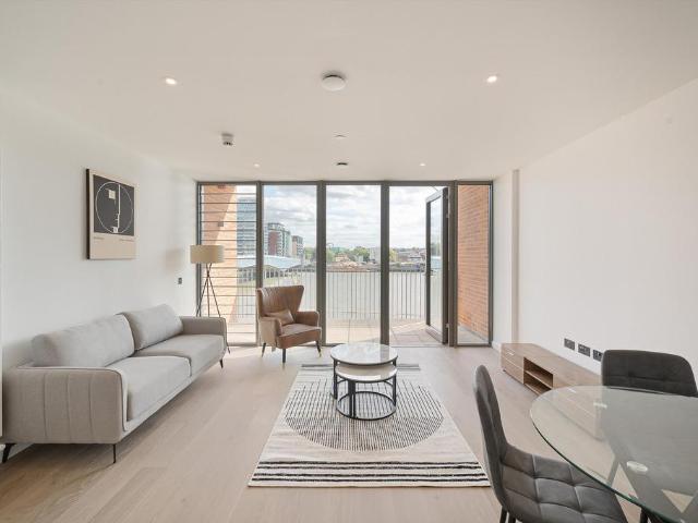 Carnwath Road, London SW6 1 bed flat to rent £3,300 pcm £762 pw