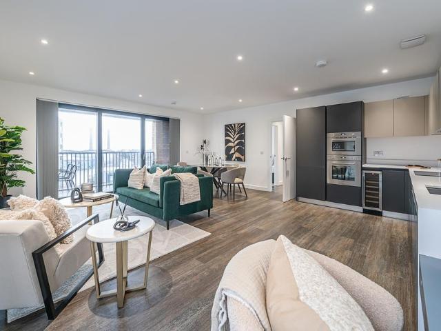 Caro House, 6, Watteau Square CR0 2 bed apartment to rent £2,150 pcm £496 pw