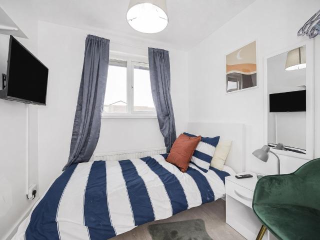 Carolina Close, London E15, 4 bed shared accommodation to rent, £3,033 pcm | PrimeLocation