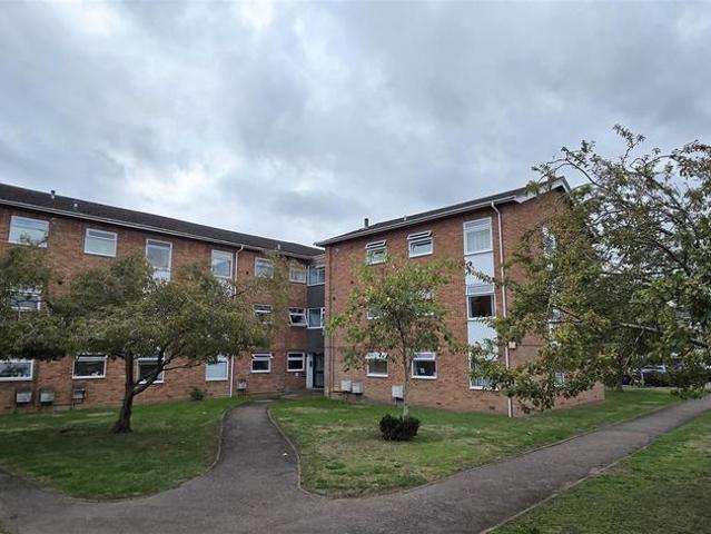 Caroline Court, Bath Road, Reading 2 bed apartment to rent £1,350 pcm £312 pw