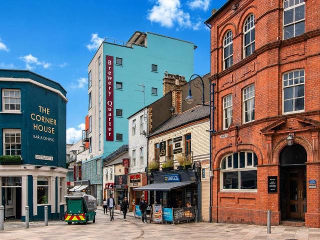 Caroline Street, Cardiff CF10 1 bed apartment to rent £900 pcm £208 pw