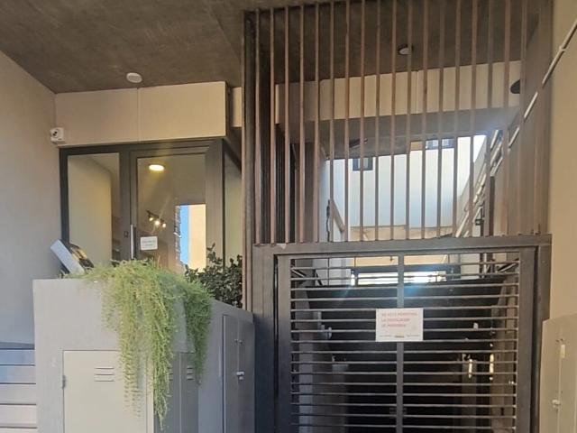 Caronti 152, ALQUILA Departamento de un dormitorio con cochera cubierta