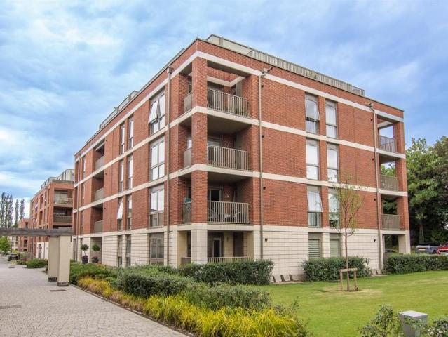 Carousel House, Joseph Terry Grove. 2 bed apartment to rent £1,550 pcm £358 pw