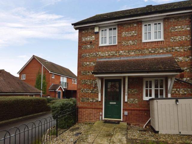 Carpenter Drive, Amesbury 3 bed end of terrace house to rent £1,300 pcm £300 pw