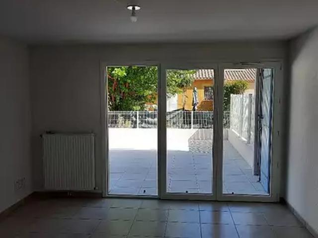 Carpentras 84200 Location appartement 2 pièces t2 terrasse garage