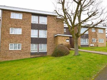 Carpenders Park, Watford 2 bed apartment to rent £1,700 pcm £392 pw