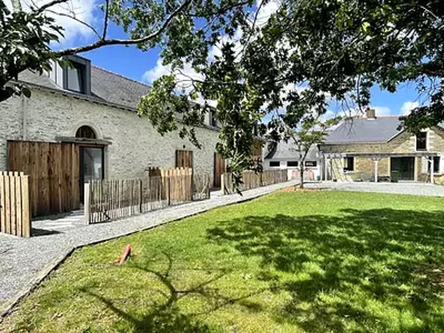 Carquefou 44470 Location maison 2 pièces t2 au dernier étage jardin