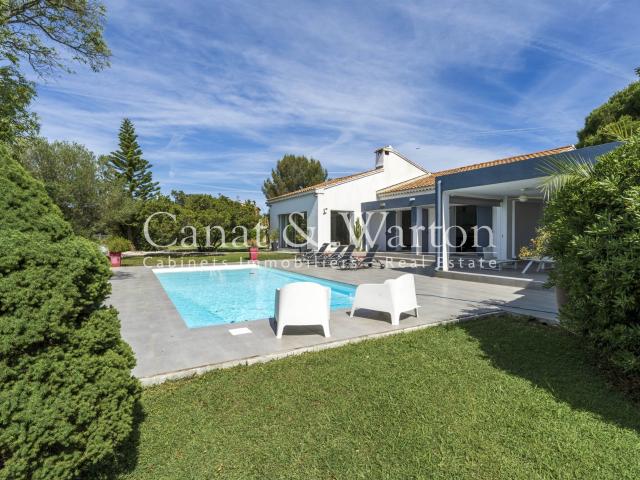 Carqueiranne Village A Pied 240m² Carqueiranne