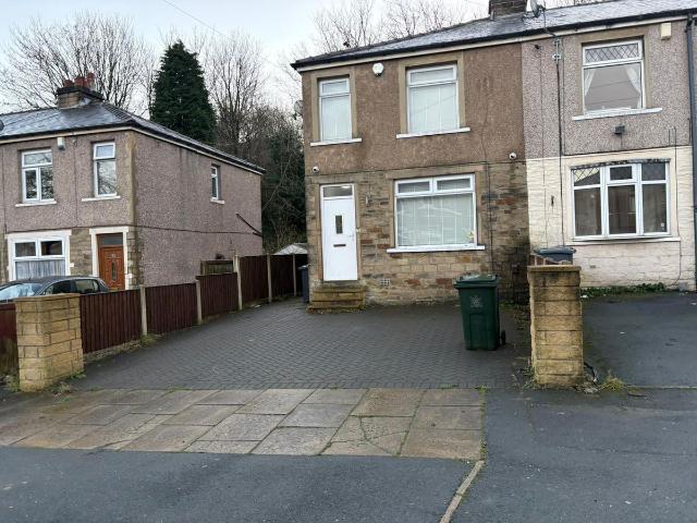 Carr Bottom Avenue, Bradford, West Yorkshire BD5, 3 bed town house to rent, £850 pcm | PrimeLocation