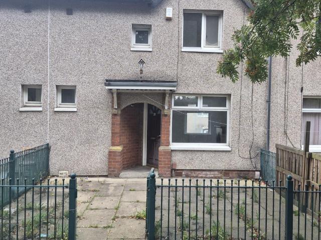 Carr Bottom Road, Little Horton. 3 bed terraced house to rent £950 pcm £219 pw