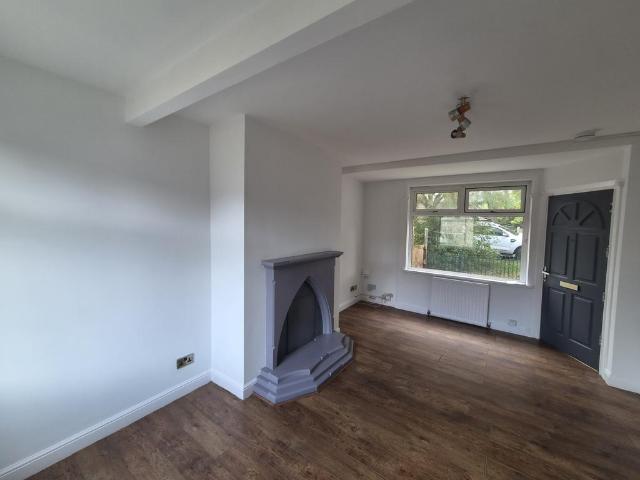 Carr Bottom Road, Little Horton. 3 bed terraced house to rent £950 pcm £219 pw