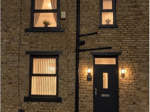 Carr House Road, Halifax HX3, 2 bed semi detached house to rent, £900 pcm | PrimeLocation
