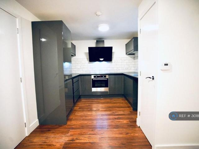 Carr Lane, Hull, HU1 1 bed flat to rent £775 pcm £179 pw