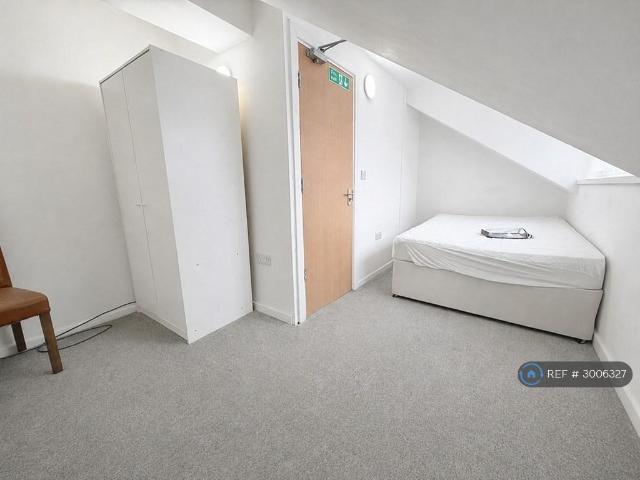 Carr Lane, Shipley, BD18 1 bed in a house share to rent £395 pcm £91 pw