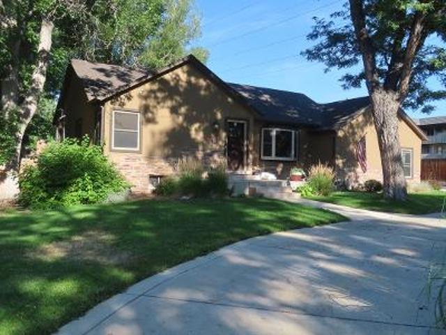 Carr St