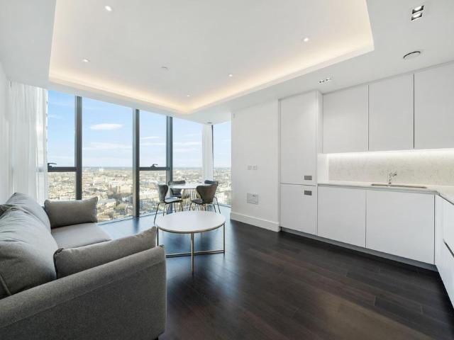 Carrara Tower, Bollinder Place. 2 bed apartment to rent £4,000 pcm £923 pw