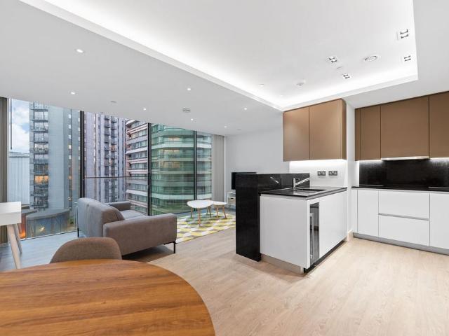 Carrara Tower, Bollinder Place. 2 bed apartment to rent £4,650 pcm £1,073 pw