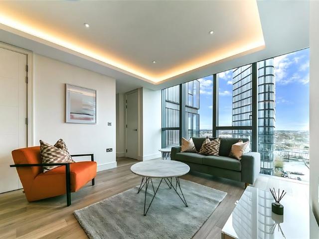 Carrara Tower, City Road. 2 bed apartment to rent £3,850 pcm £888 pw