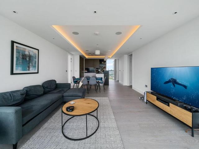 Carrara Tower, EC1V 2 bed apartment to rent £5,700 pcm £1,315 pw