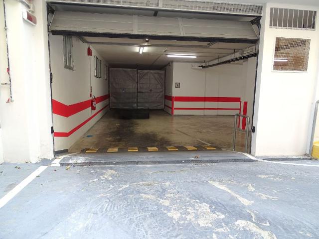 Carrassi Via San Lorenzo posti auto e posti moto in garage coperto in affitto
