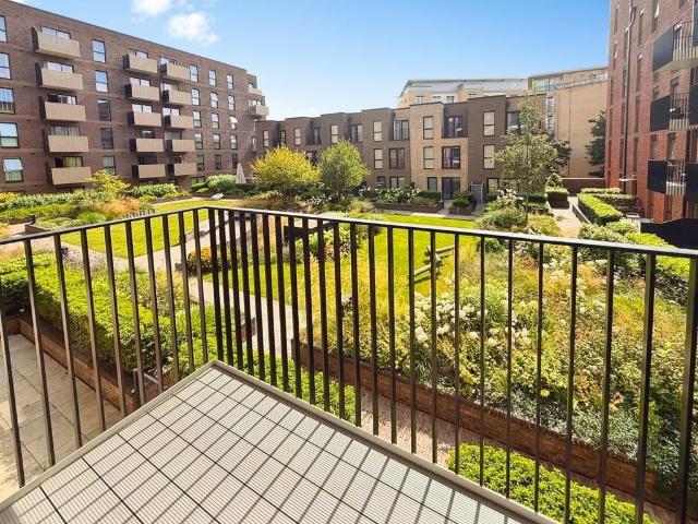 Carraway Street, Reading, RG1 1 bed flat to rent £1,550 pcm £358 pw