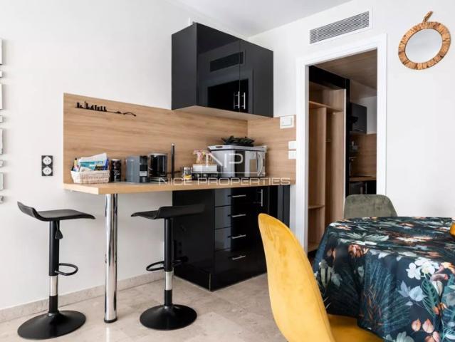 Carré d'or, à 2 pas de la Promenade, Superbe studio rénové