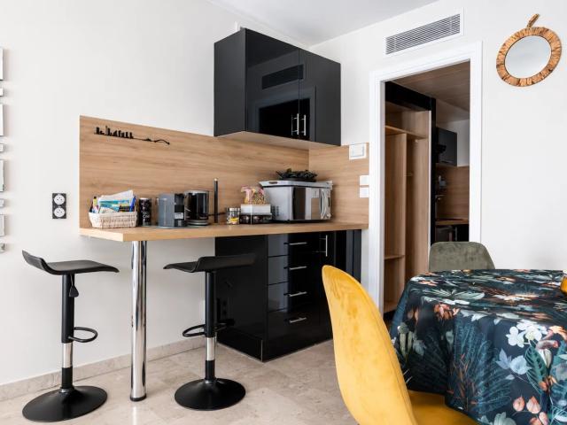 Carré d'or, à 2 pas de la Promenade, Superbe studio rénové, 25m² Nice