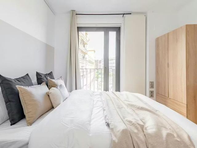 Carrer Comte de Montornés, Valencia, Valencian Community 46003