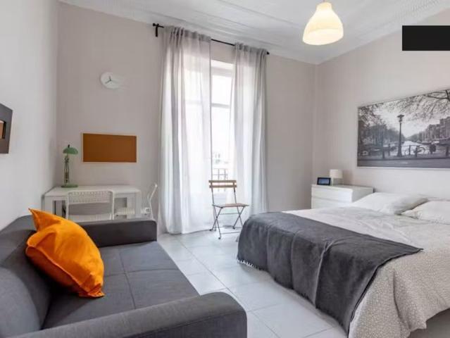 Carrer Almirall Cadarso, Valencia, Valencian Community 46005