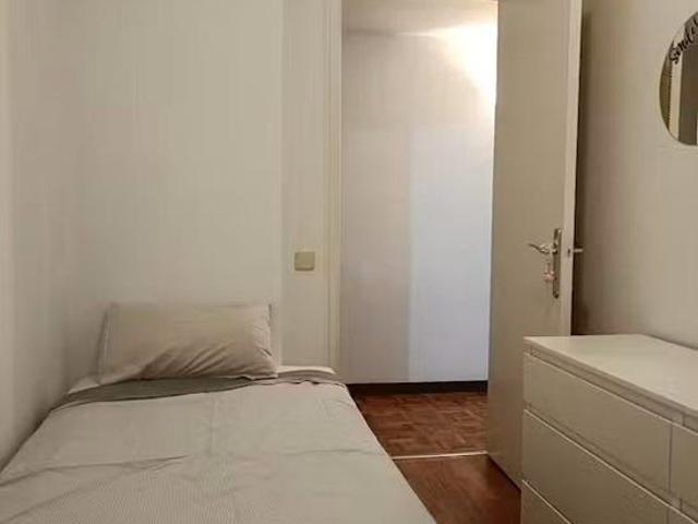 Carrer d'Aragó, Barcelona, Catalonia 08015