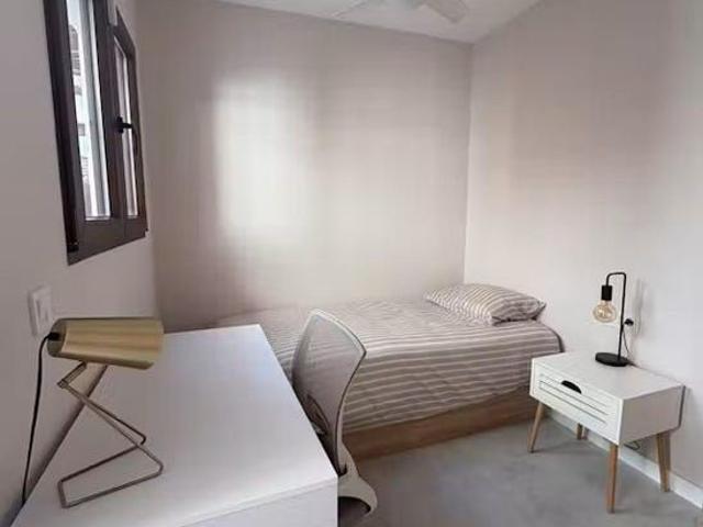 Carrer de Colón, Valencia, Valencian Community 46113