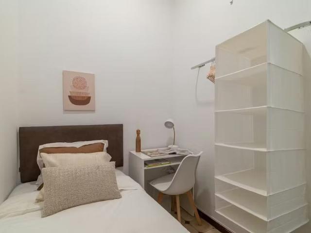 Carrer de Calàbria, Barcelona, Catalonia 08015