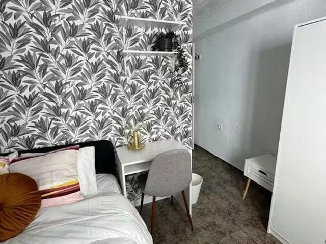 Carrer de Campoamor, Torrent, Valencian Community 46900