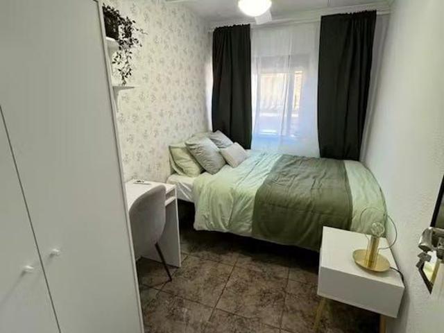 Carrer de Campoamor, Torrent, Valencian Community 46900